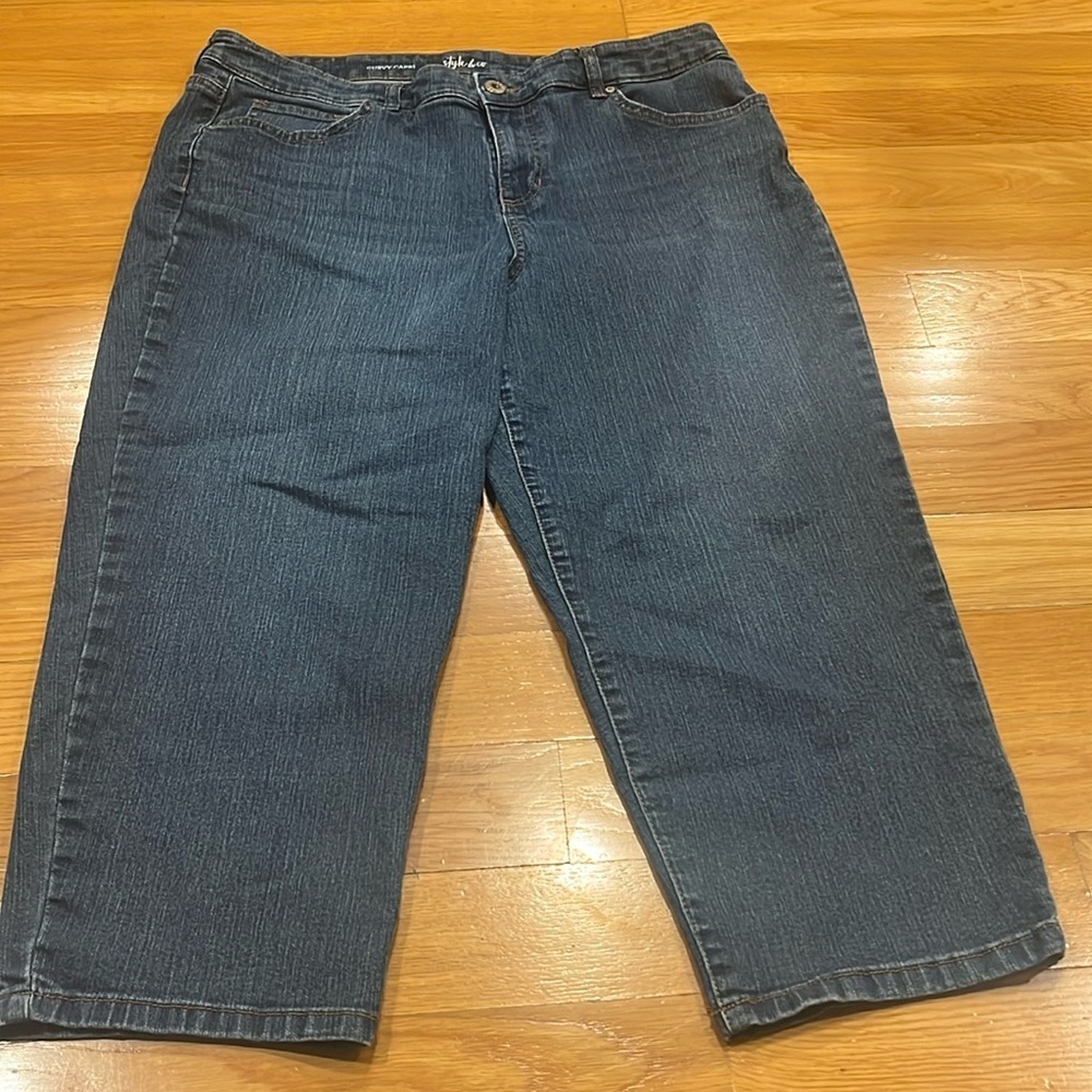 Style & co women’s curvy jean capri size 16 .